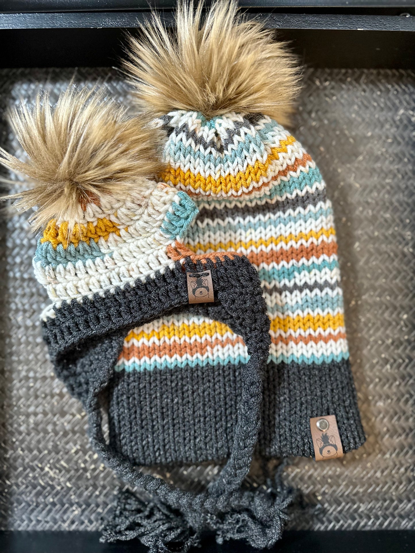 Bonnet assorti pour maman et chiot