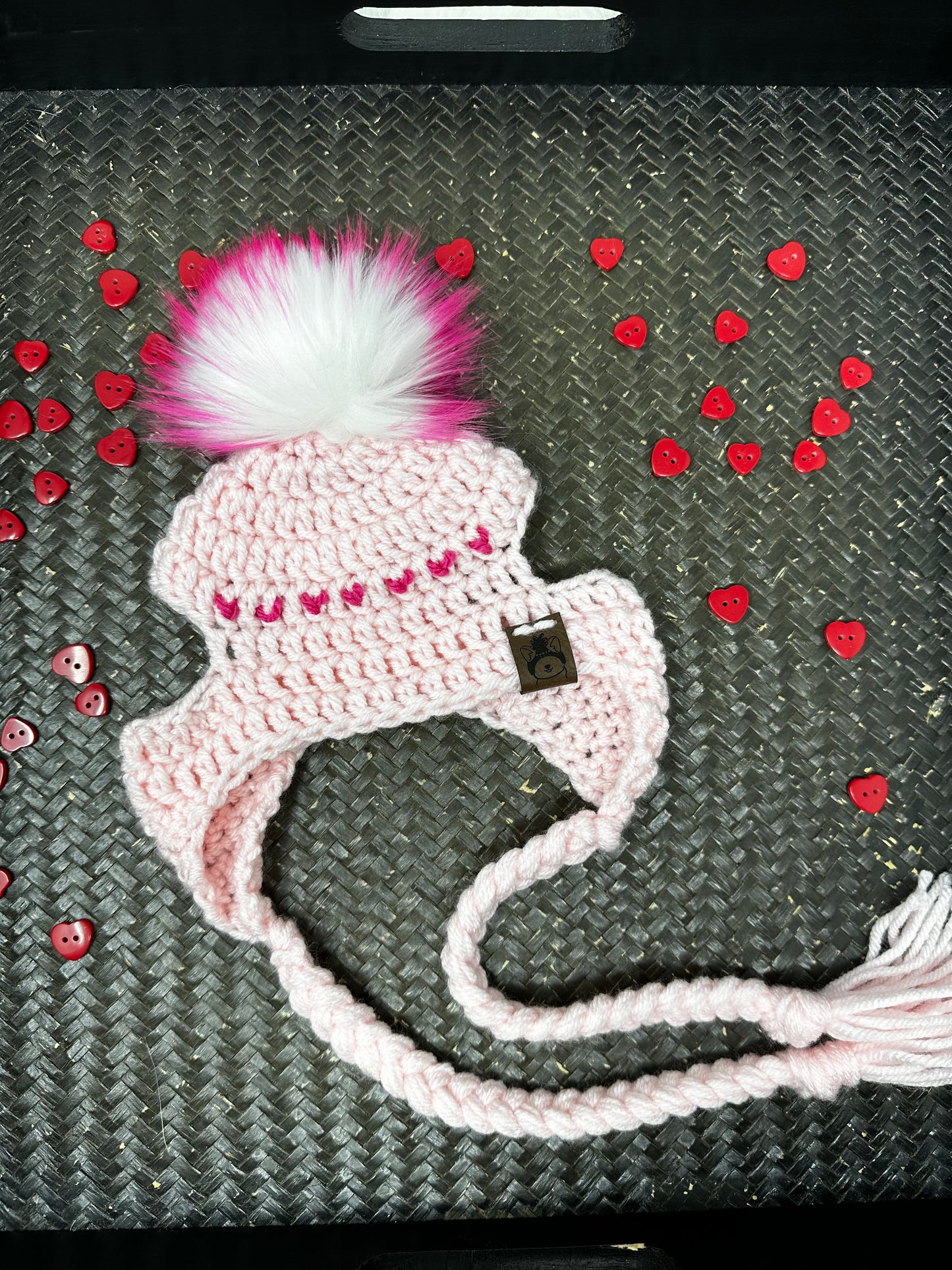 Gorro de peluche con forma de cachorro de San Valentín de Cozy Paws