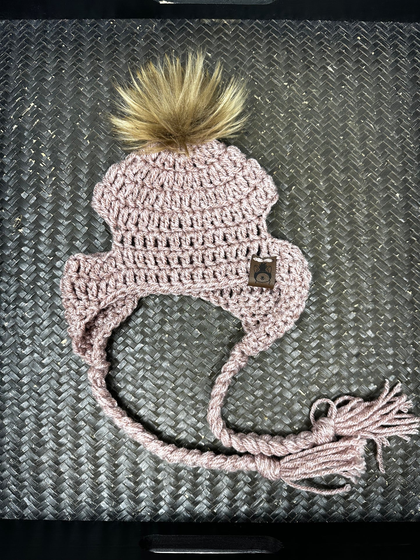 Diadema y gorro para mascota a juego en color rosa con bailarina