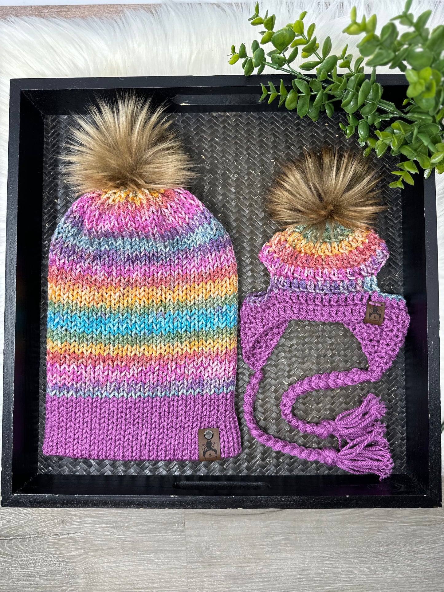 Bonnets assortis pour maman et chiot