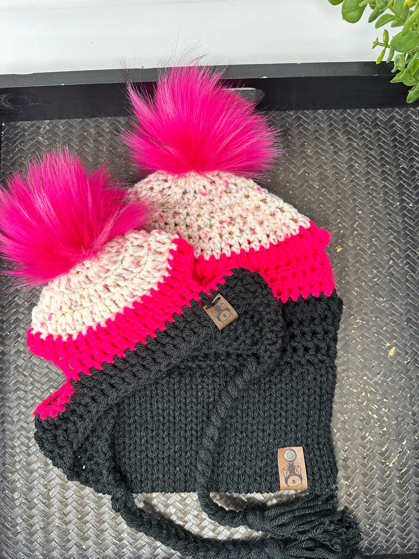 Ensemble bonnet assorti pour maman et chiot Pink Crush