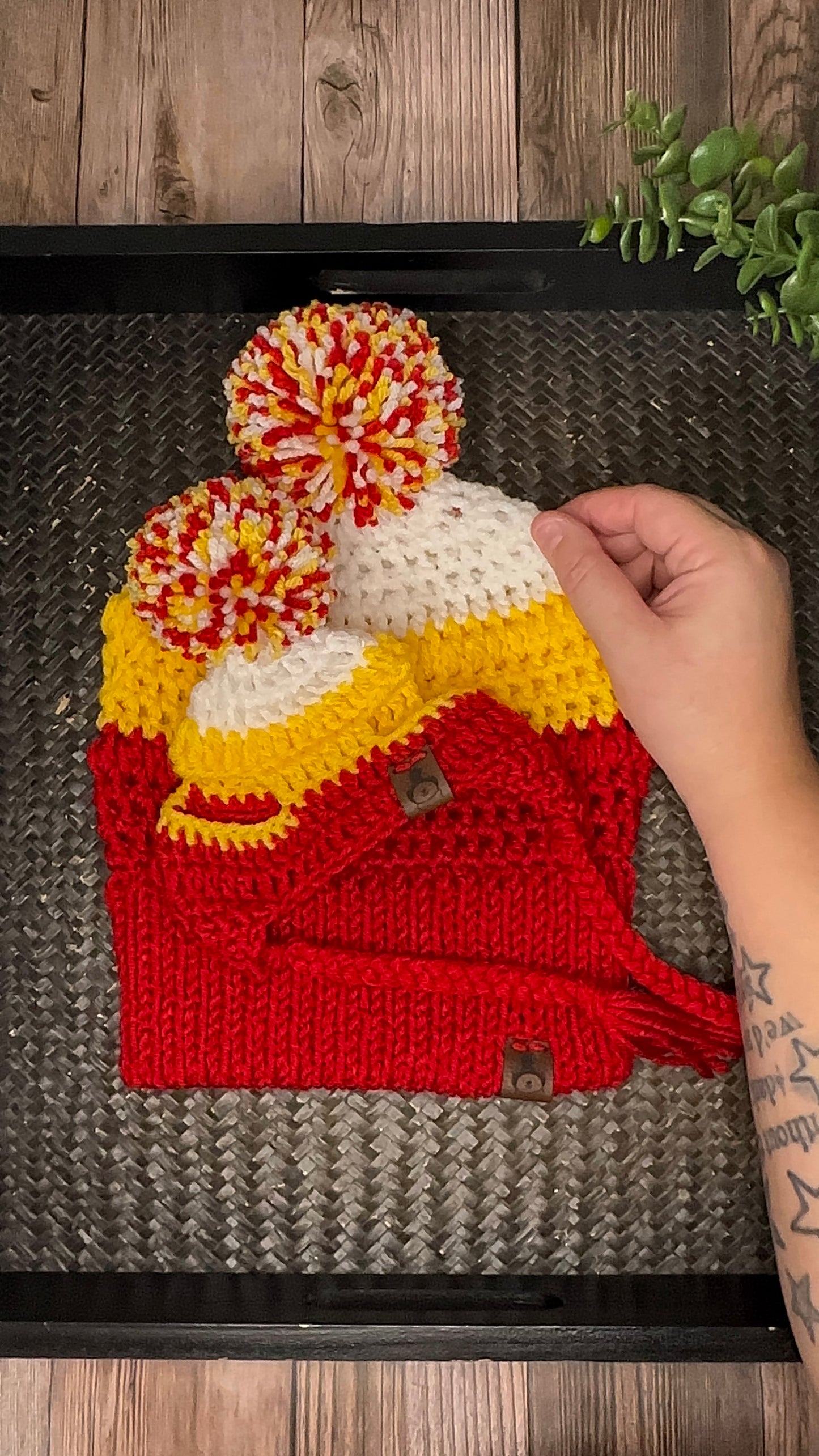 Conjunto de gorro para mamá y mascota inspirado en los KC Chiefs